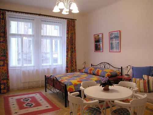 Pragues Rainbow Guest House Zewnętrze zdjęcie